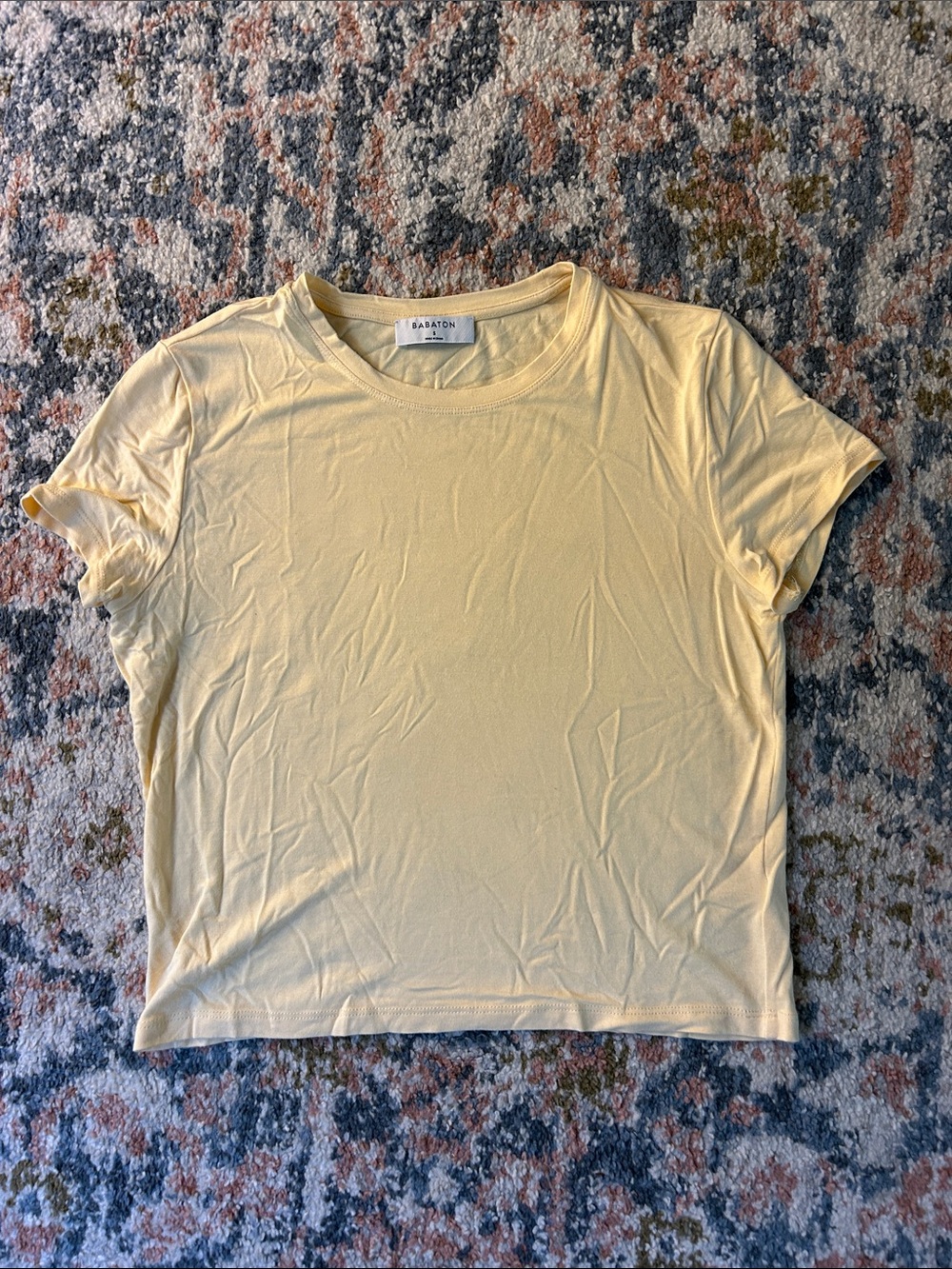 ARITZIA Babaton Pale Yellow Crewneck Short Sleeve Tee SZ small
